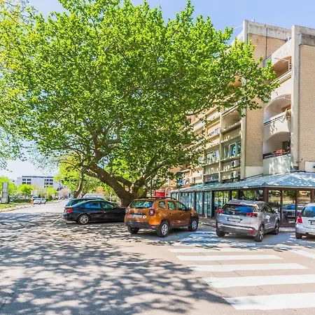 Downtown Pearl Apartment