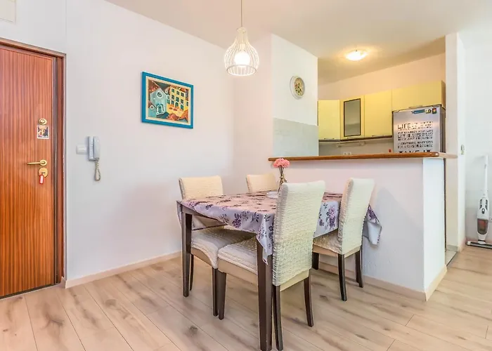 Downtown Pearl Omiš