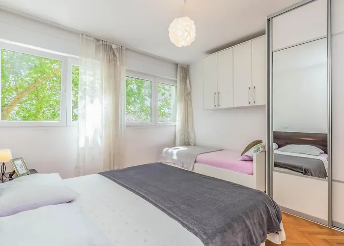 Downtown Pearl 오미스